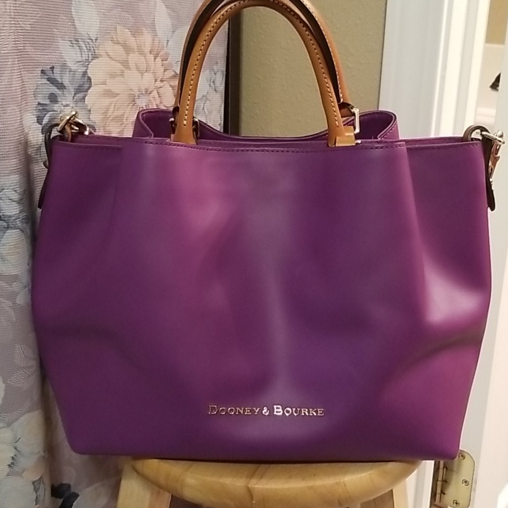 Dooney and Bourke large City Barlow-Limited Editio